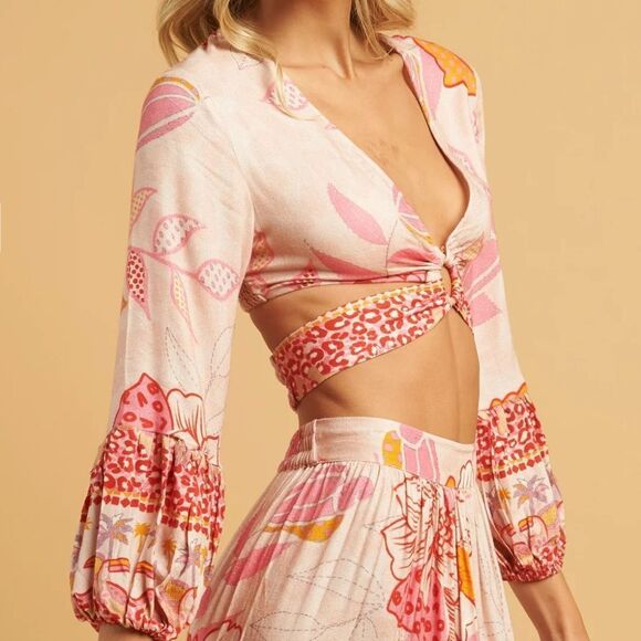 Long Sleeve Floral Crop Top - BRAND NEW  - Size Medium - NWT - Picture 2 of 8